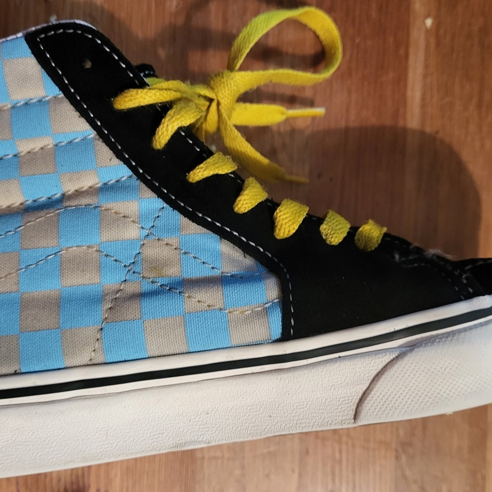 Vans - Picture 2 of 6